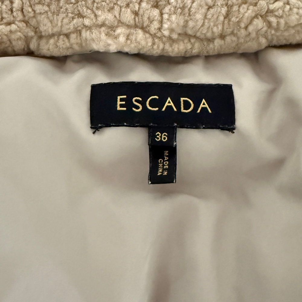 Escada Light Beige Puffer Jacket - image 4